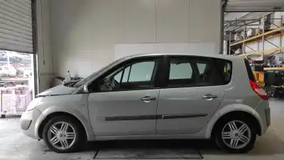 Sloopvoertuig renault scenic ii grand confort authentique van het jaar 2003 aangedreven 