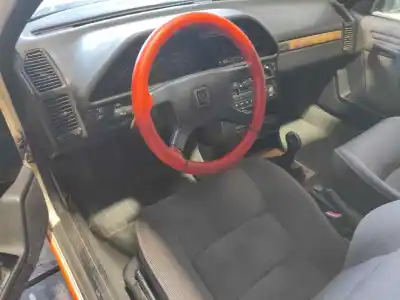 Здавання транспортного засобу peugeot 605 sli року 1992 потужний r6a