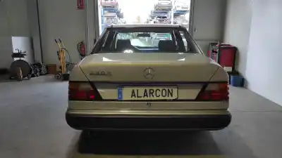 Verschrottungsfahrzeug mercedes-benz clase e (w124) berlina e 230 (124.023) des jahres 1989 angetrieben m102982
