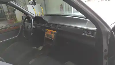 Verschrottungsfahrzeug mercedes-benz clase e (w124) berlina e 230 (124.023) des jahres 1989 angetrieben m102982