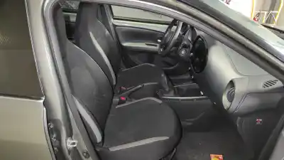 Здавання транспортного засобу toyota aygo x (_b7_) 1.0 vvt-i (kgb70) року 2023 потужний 1kr