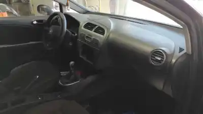Здавання транспортного засобу seat leon (1p1) reference року 2005 потужний bkd