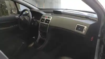 Scrapping Vehicle peugeot 307 break / sw (s1) xr clim plus of the year 2002 powered rhydw10td