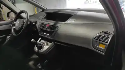 Veículo de Sucata citroen c4 picasso sx do ano 2007 alimentado 9hz