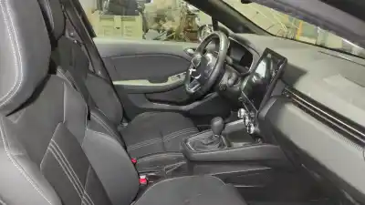 Scrapping Vehicle renault clio v e-tech hybrid of the year 2023 powered 