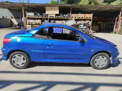 Veículo de Sucata peugeot 206 cc cc do ano 2001 alimentado rfnew10j4
