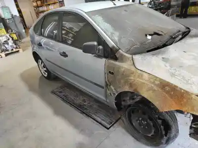 Veículo de Sucata ford focus berlina (cap) ambiente (d) do ano 2006 alimentado hhda