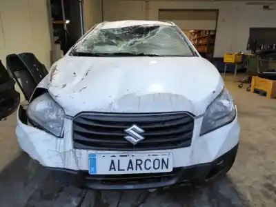 Veículo de Sucata SUZUKI SX4 Club do ano 2014 alimentado D16AA