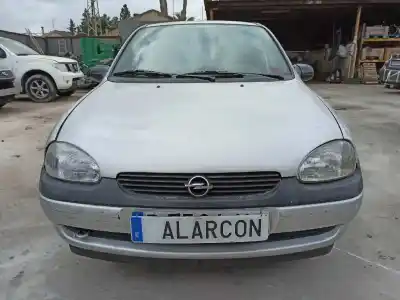 Véhicule à la ferraille opel corsa b viva de l'année 1998 alimenté x14sz