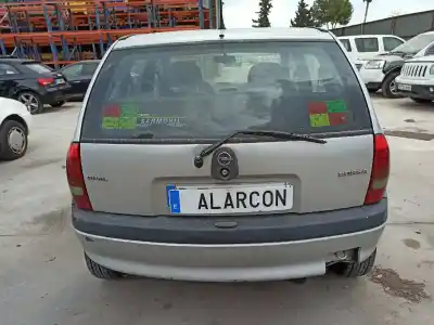 Véhicule à la ferraille opel corsa b viva de l'année 1998 alimenté x14sz