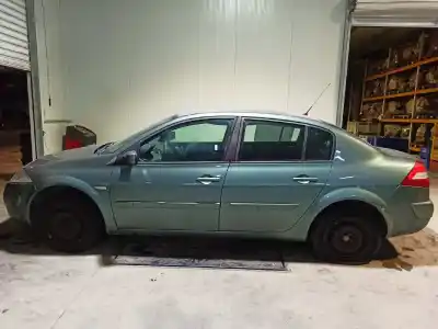 Veículo de Sucata renault megane ii berlina 5p confort authentique do ano 2003 alimentado k9k722