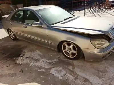 Véhicule à la ferraille mercedes-benz clase s (w220) berlina 320 cdi (220.025) de l'année 2003 alimenté 648960