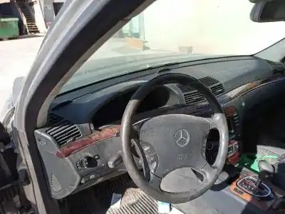 Véhicule à la ferraille mercedes-benz clase s (w220) berlina 320 cdi (220.025) de l'année 2003 alimenté 648960