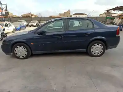 Sloopvoertuig opel vectra c berlina club van het jaar 2002 aangedreven y20dth