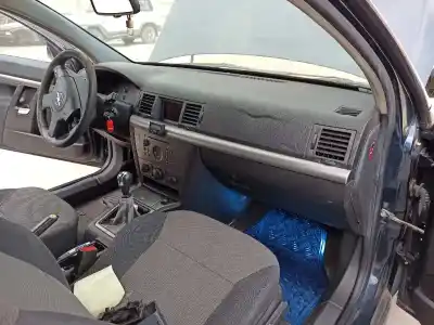 Sloopvoertuig opel vectra c berlina club van het jaar 2002 aangedreven y20dth