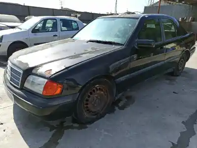 Verschrottungsfahrzeug mercedes-benz clase c (w202) berlina 180 (202.018) des jahres 2003 angetrieben 
