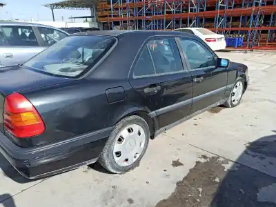 Verschrottungsfahrzeug mercedes-benz clase c (w202) berlina 180 (202.018) des jahres 2003 angetrieben 