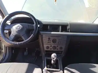 Sloopvoertuig opel vectra c berlina club van het jaar 2003 aangedreven y20dth