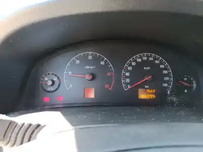 Sloopvoertuig opel vectra c berlina club van het jaar 2003 aangedreven y20dth