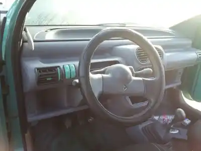 Véhicule à la ferraille renault twingo (co6) 1.2 de l'année 1994 alimenté 