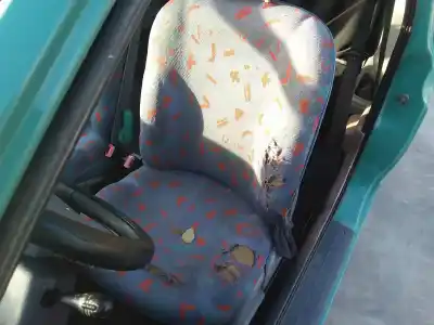 Véhicule à la ferraille renault twingo (co6) 1.2 de l'année 1994 alimenté 