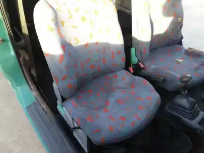 Véhicule à la ferraille renault twingo (co6) 1.2 de l'année 1994 alimenté 