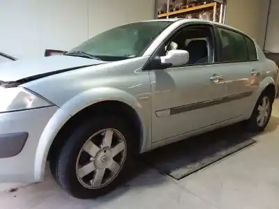 Veículo de Sucata renault megane ii berlina 5p confort authentique do ano 2004 alimentado k9k722
