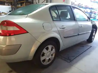 Veículo de Sucata renault megane ii berlina 5p confort authentique do ano 2004 alimentado k9k722