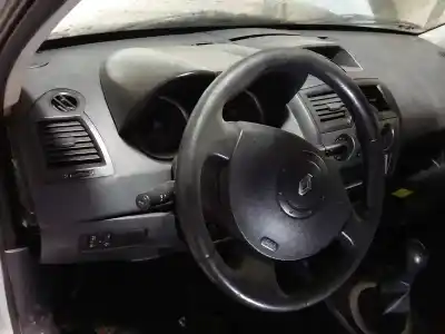 Veículo de Sucata renault megane ii berlina 5p confort authentique do ano 2004 alimentado k9k722