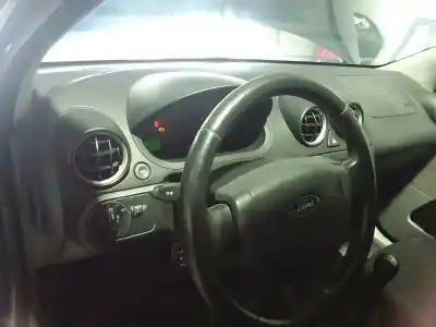 Vehicul casat ford fiesta (cbk) ambiente al anului 2002 alimentat fxjb