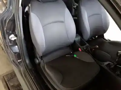 Veicolo di demolizione fiat                                               stilo multi wagon (192)                                                                                                                                                                                                                                    1.6 16v                                                                                                                                                                                                                                                    dell'anno 2005 alimentato 182b6000