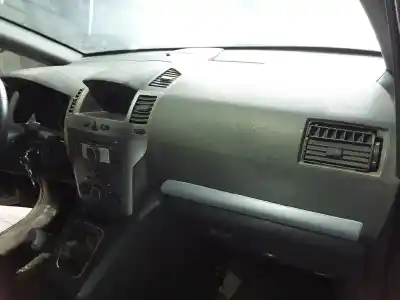 Veículo de Sucata opel zafira b enjoy do ano 2006 alimentado z19dt