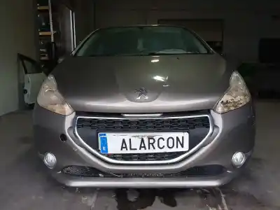 Vehículo de desguace PEUGEOT 208 Access del año 2015 con motor 8HR