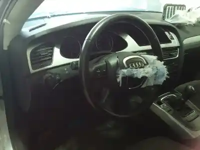 Здавання транспортного засобу audi a4 berlina (b8) básico року 2008 потужний caga