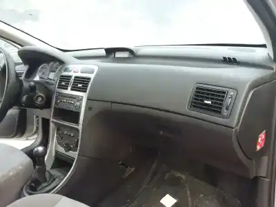 Здавання транспортного засобу peugeot 307 (s1) xr року 2002 потужний nfu