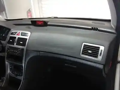 Здавання транспортного засобу peugeot 307 (s1) xs року 2003 потужний rhs