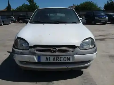 Véhicule à la ferraille OPEL CORSA B Eco de l'année 1998 alimenté X10XE