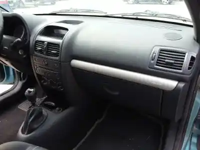 Здавання транспортного засобу renault clio ii fase ii (b/cb0) authentique року 2004 потужний k9k702