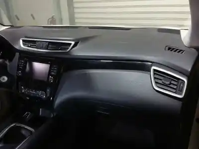 Vehicul casat nissan qashqai (j11) acenta al anului 2016 alimentat r9m