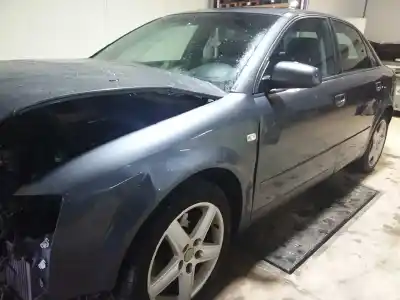 Veículo de Sucata audi a4 berlina (8e) 2.5 v6 24v tdi do ano 2003 alimentado ake