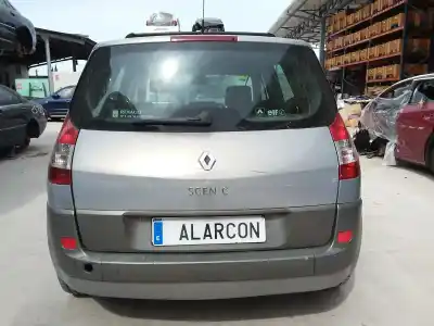 Sloopvoertuig renault scenic ii confort expression van het jaar 2005 aangedreven k9k732