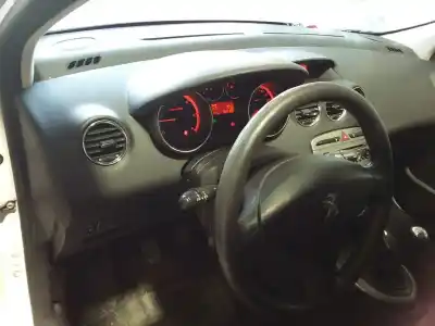 Scrapping Vehicle peugeot 308 sw envy of the year 2011 powered 9hp / 9h06