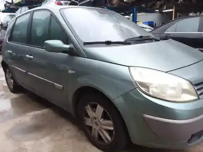 Scrapping Vehicle renault scenic ii confort dynamique of the year 2004 powered f9q812