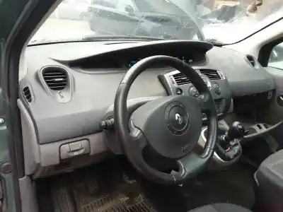 Scrapping Vehicle renault scenic ii confort dynamique of the year 2004 powered f9q812