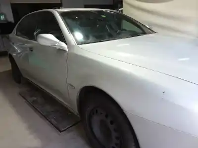 Veículo de Sucata alfa romeo 166 3.0 v6 24v sportronic do ano 2002 alimentado ar36101