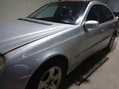Veículo de Sucata mercedes-benz clase e (w211) berlina e 270 cdi (211.016) do ano 2004 alimentado 647961