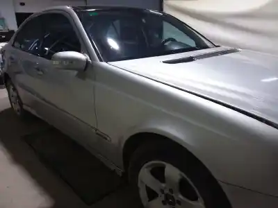 Veículo de Sucata mercedes-benz clase e (w211) berlina e 270 cdi (211.016) do ano 2004 alimentado 647961