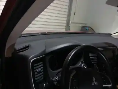 Sloopvoertuig mitsubishi outlander (gf0) kaiteki 4wd van het jaar 2012 aangedreven 1000c812