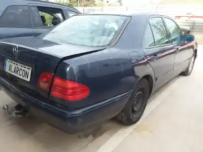 Sloopvoertuig mercedes                                           clase e (w210) berlina diesel                                                                                                                                                                                                                              220 cdi (210.006)                                                                                                                                                                                                                                          van het jaar 1998 aangedreven 611961