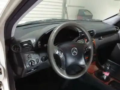 Veículo de Sucata mercedes-benz clase c (w203) familiar c 200 t cdi (203.204) do ano 2002 alimentado 611962